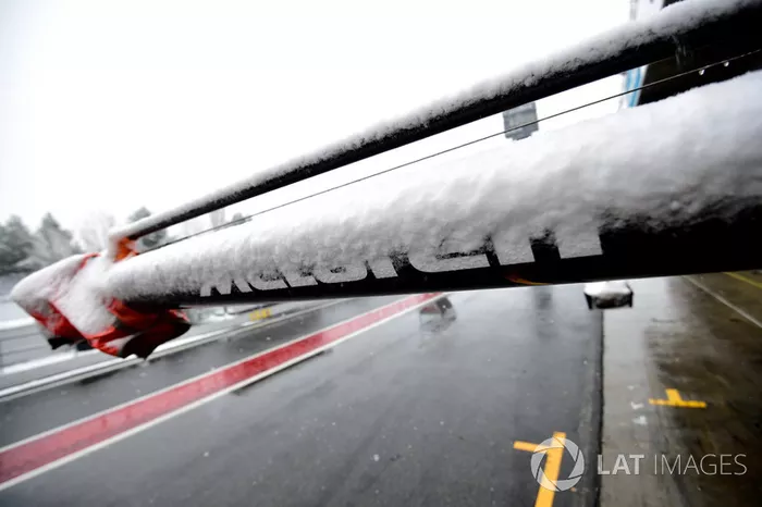 Pit box de McLaren