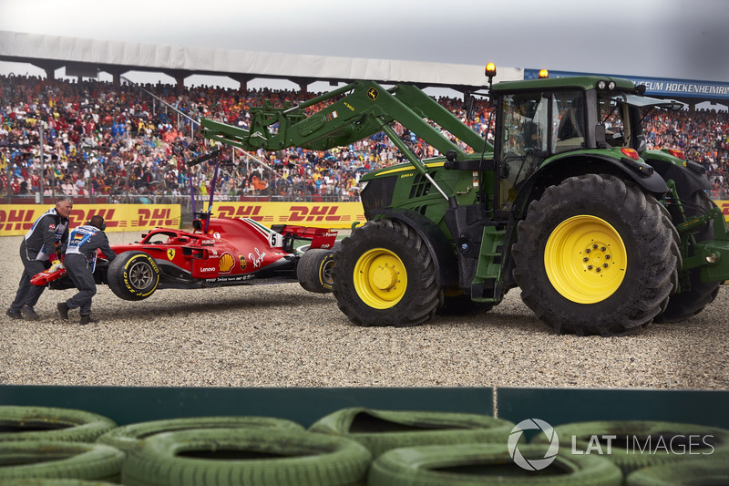 Usuwanie samochodu Sebastiana Vettela, Ferrari SF71H