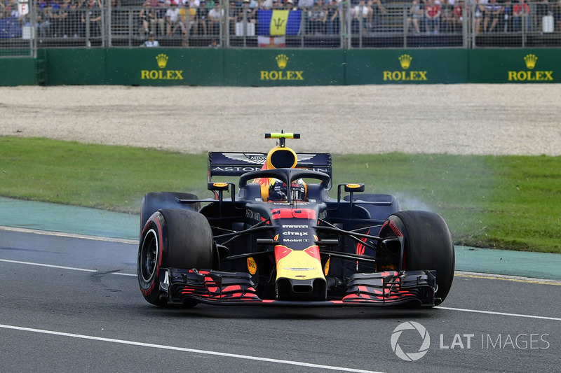Max Verstappen, Red Bull Racing RB14 melintir
