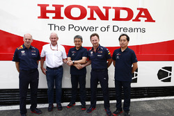 Adrian Newey, Chief Technical Officer, Red Bull Racing, Helmut Markko, Consultant, Red Bull Racing, Masashi Yamamoto, General Manager, Honda Motorsport, Christian Horner, Team Principal, Red Bull Racing, and Toyoharu Tanabe, F1 Technical Director, Honda, celebrate a new engine supply deal for 2019
