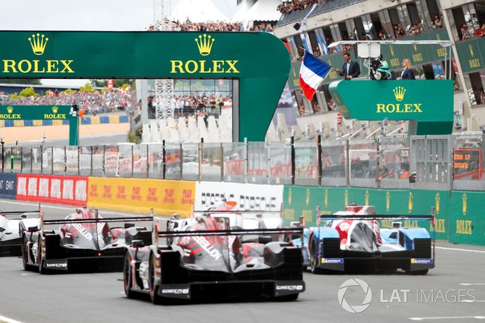 Rafael Nadal da la salida