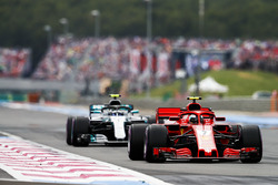 Кімі Райкконен, Ferrari SF71H, Валттері Боттас, Mercedes AMG F1 W09