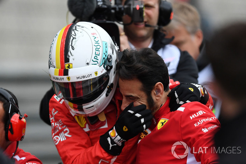 Peraih pole sitter Sebastian Vettel, Ferrari di parc ferme
