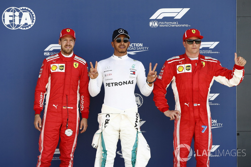 Обладатель поула Льюис Хэмилтон, Mercedes AMG F1, второе место – Себастьян Феттель, третье место – Кими Райкконен, Ferrari