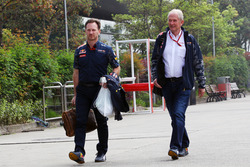 Кристиан Хорнер, руководитель Red Bull Racing и доктор Хельмут Марко, консультант Red Bull Motorsport