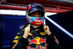 Max Verstappen, Red Bull Racing in de garage