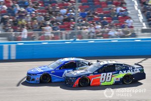 Ricky Stenhouse Jr., JTG Daugherty Racing, Chevrolet Camaro Kroger, Alex Bowman, Hendrick Motorsports, Chevrolet Camaro Axalta