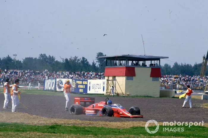 Patrick Tambay, Lola THL-2 Ford, en la grava
