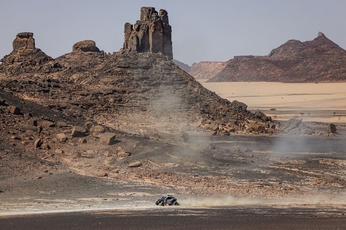 #305 EKS - South Racing: Francisco Lopez Contardo, Juan Pablo Latrach Vinagre