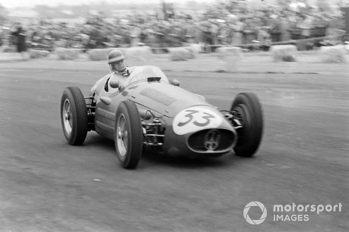 1. Onofre Marimón, Maserati 250F: del 28º al 3º en el GP de Gran Bretaña 1954