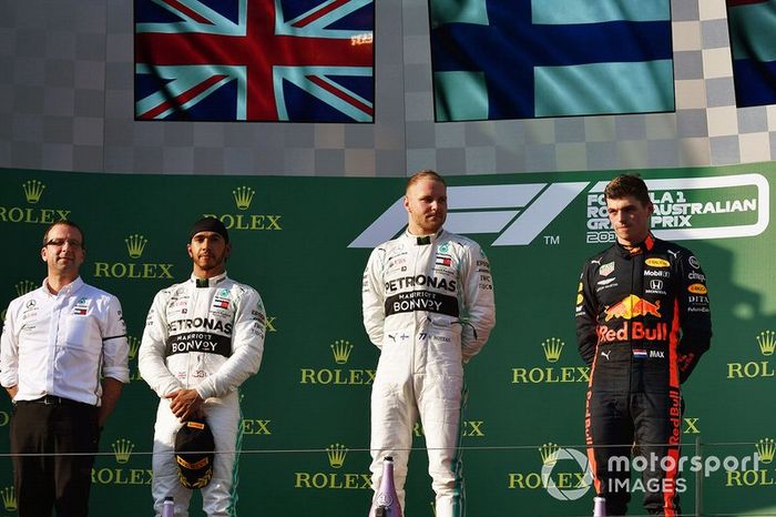 Lewis Hamilton, Mercedes AMG F1 Valtteri Bottas, Mercedes AMG F1, y Max Verstappen, Red Bull Racing