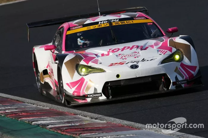 #25 Team Tsuchiya Toyota MC86: Takamitsu Matsui, Kimiya Sato
