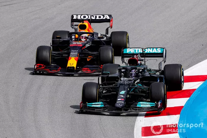 Lewis Hamilton, Mercedes W12, Max Verstappen, Red Bull Racing RB16B 