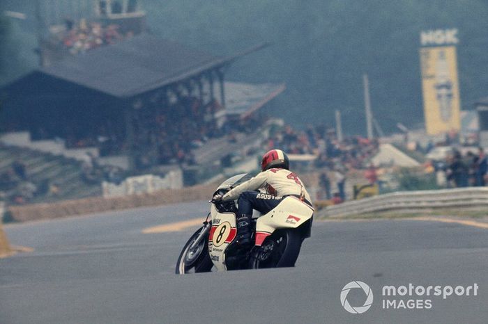 Campeón del mundo de 500cc y de 350cc en 1968*