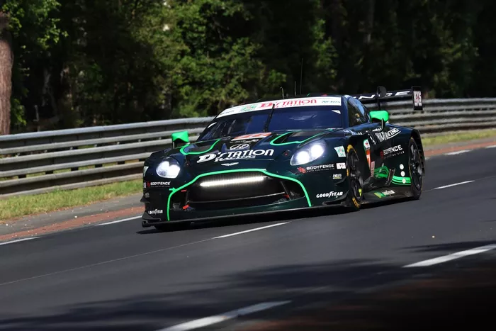 #777 D'Station Racing Aston Martin Vantage AMR LMGT3 de Satoshi Hoshino, Erwan Bastard, Marco Sorensen