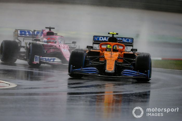 Lando Norris, McLaren MCL35, Sergio Pérez, Racing Point RP20