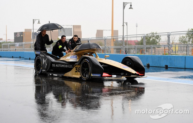 Mobil Andre Lotterer, DS Techeetah didorong ke pitlane