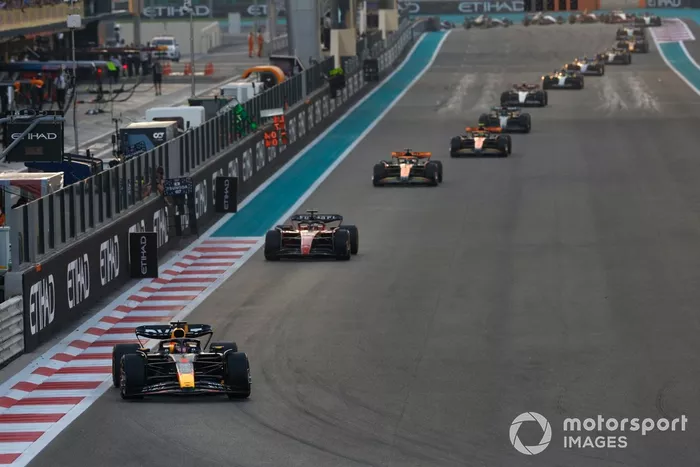 Max Verstappen, Red Bull Racing RB19, Charles Leclerc, Ferrari SF-23, Oscar Piastri, McLaren MCL60