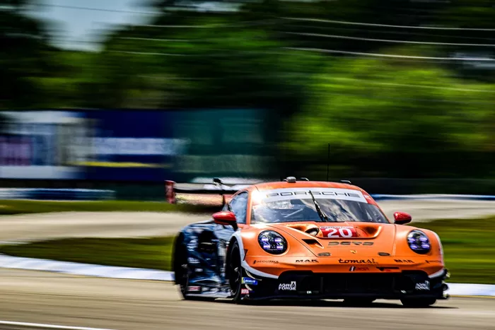 #20 Proton Competition Porsche 911 GT3 R (992): Claudio Schiavoni, Matteo Cressoni, Richard Lietz
