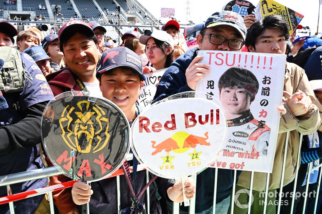 Max Verstappen, Red Bull Racing, Yuki Tsunoda, Red Bull Racing