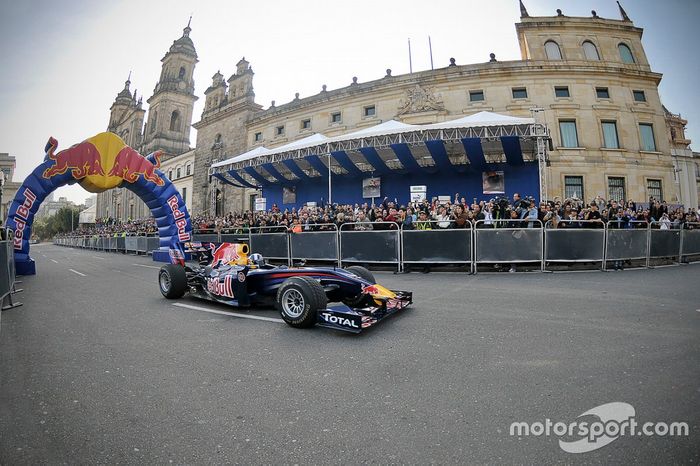 David Coulthard, Red Bull RB1, Circuito Bogotá 