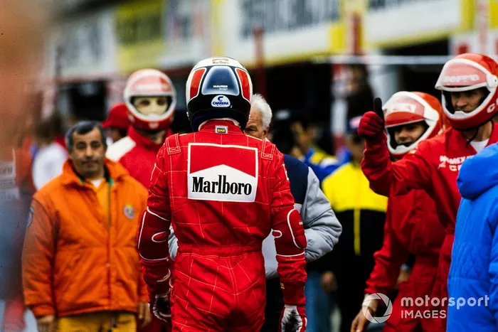 Gerhard Berger no paddock