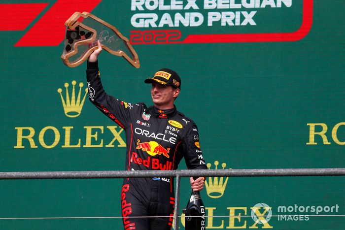 Podio: ganador Max Verstappen, Red Bull Racing