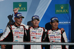 Podium: 3. Stéphane Sarrazin, Mike Conway, Kamui Kobayashi, Toyota Racing