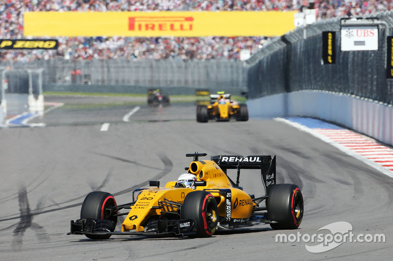 15. Кевін Магнуссен, Renault - 6