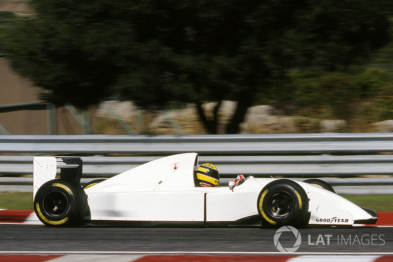 Ayrton Senna, McLaren MP4/8 Chrysler/Lamborghini V12-es motorral