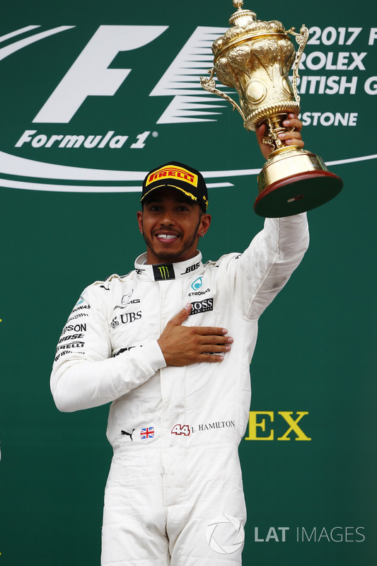 Race winner Lewis Hamilton, Mercedes AMG F1 on the podium