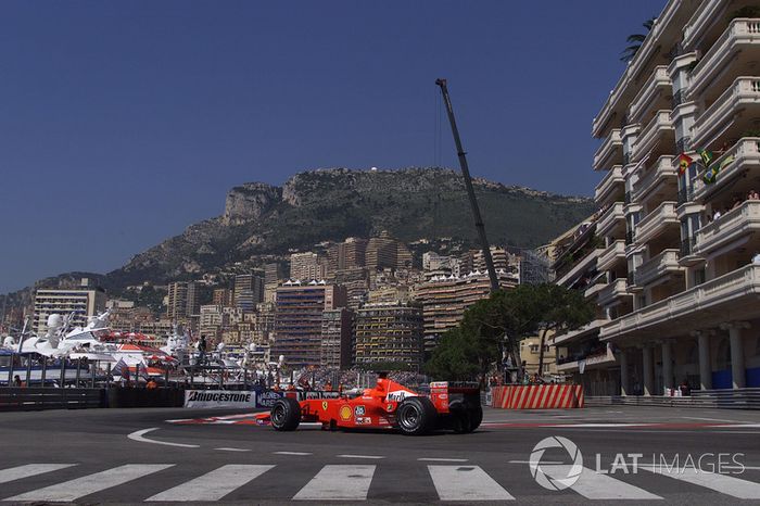 Michael Schumacher se llevó cinco veces la vuelta más rápida en Mónaco. De los pilotos actuales, Kimi Raikkonen es el más cercano al récord: estableció la mejor vuelta aquí en tres ocasiones.