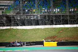 Fernando Alonso, McLaren MP4-31 stopped in the second practice session