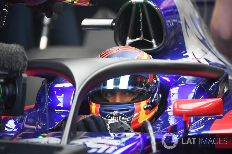 Carlos Sainz Jr., Scuderia Toro Rosso STR12, con el halo