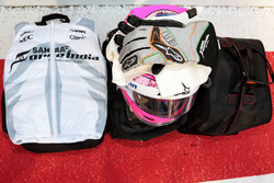 Шлем и комбинезон Эстебана Окона, Sahara Force India F1
