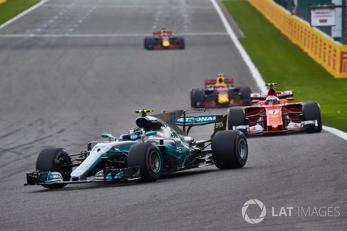 Valtteri Bottas, Mercedes AMG F1 W08, Kimi Raikkonen, Ferrari SF70H, Max Verstappen, Red Bull Racing RB13, Daniel Ricciardo, Red Bull Racing RB13