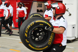 Mecánica Sauber con neumáticos Pirelli