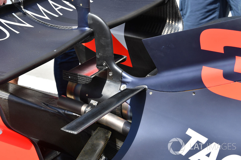 Detail sayap belakang Red Bull Racing RB14