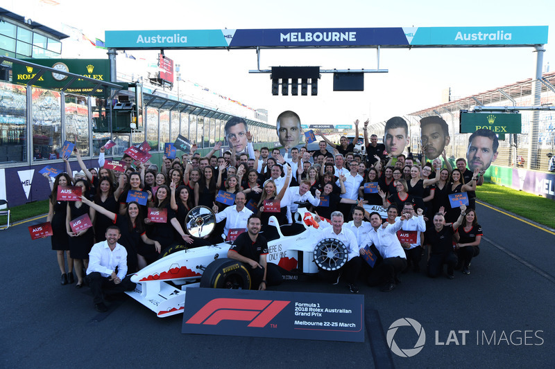 F1 Experiences 2-Seater Group photo