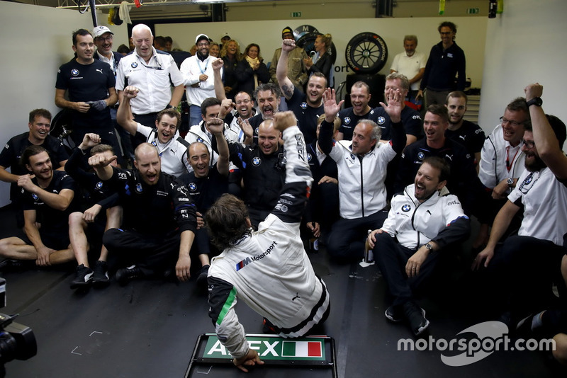 Alex Zanardi, BMW Team RMR con el equipo