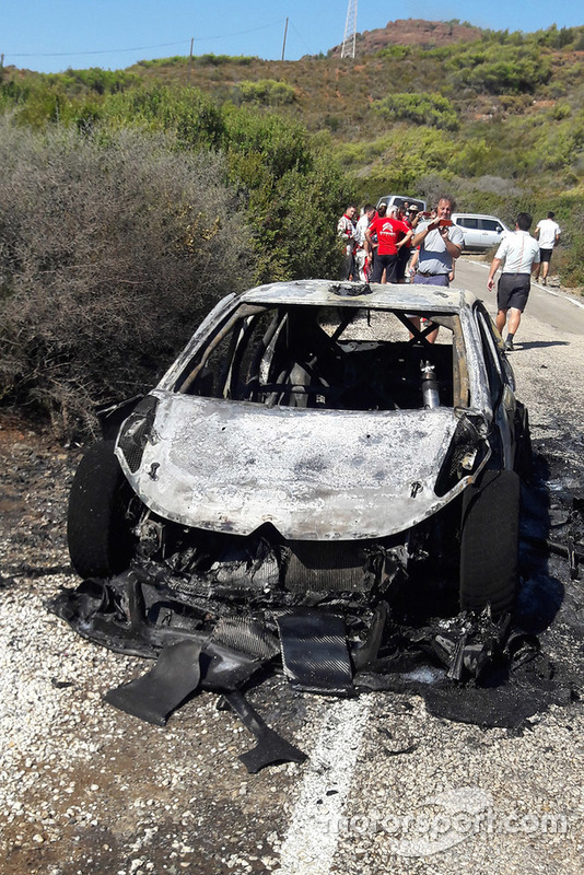 Craig Breen, Scott Martin, Citroën World Rally Team Citroën C3 WRC, burn car