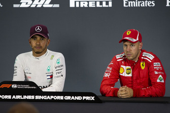 Lewis Hamilton, Mercedes AMG F1 e Sebastian Vettel, Ferrari, in conferenza stampa