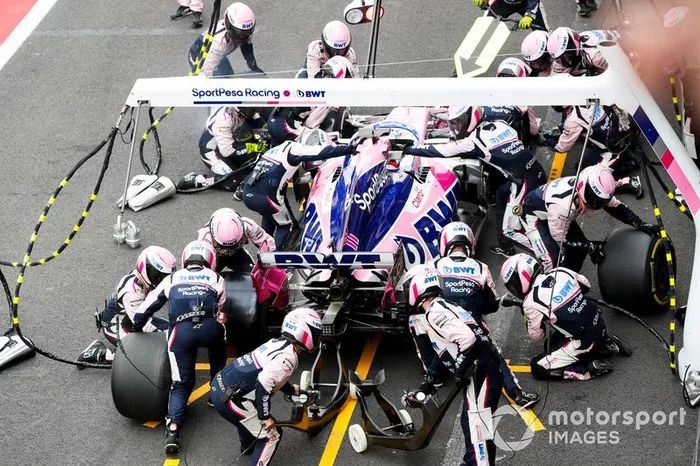 Sergio Perez, Racing Point RP19 pit stop
