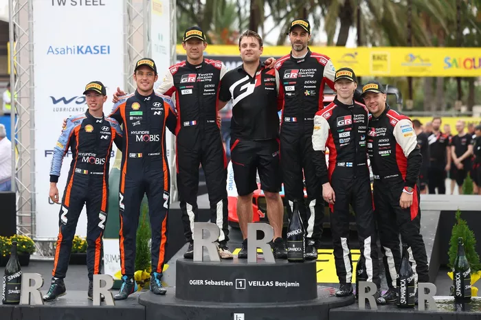Podio: ganadores Sebastien Ogier, Benjamin Veillas, Toyota Gazoo Racing WRT Toyota GR Yaris Rally1, segundo lugar Thierry Neuville, Martijn Wydaeghe, Hyundai World Rally Team Hyundai i20 N Rally1, tercer lugar Kalle Rovanpera, Jonne Halttunen, Toyota Gazoo Racing WRT Toyota GR Yaris Rally1.