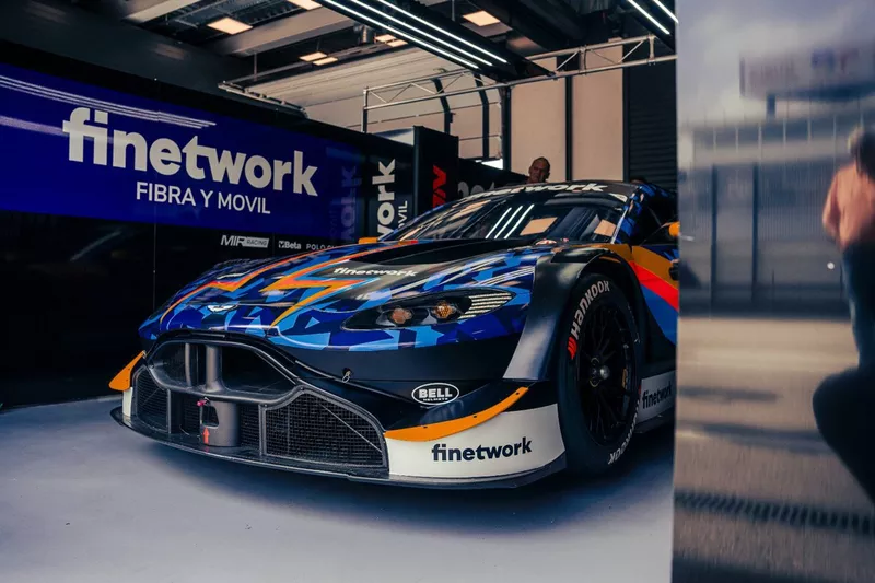 Fernando Alonso teste l'Aston Martin DTM 2019