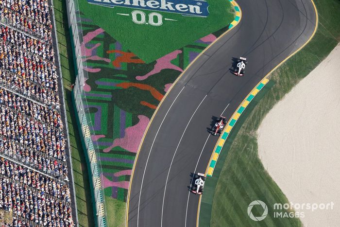 Mick Schumacher, Haas VF-22, Zhou Guanyu, Alfa Romeo C42, Kevin Magnussen, Haas VF-22