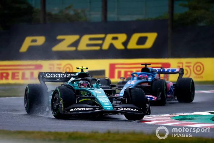 Sebastian Vettel, Aston Martin AMR22, Fernando Alonso, Alpine A522