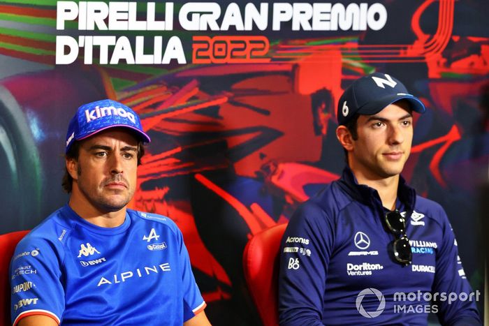 Fernando Alonso, Alpine F1 Team Nicholas Latifi, Williams Racing 