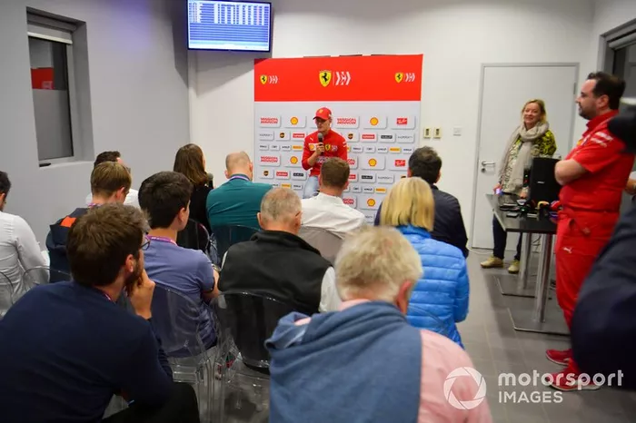 Mick Schumacher, Ferrari, en conférence de presse