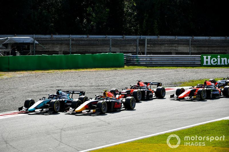 Dan Ticktum, Dams and Jehan Daruvala, Carlin en la salida